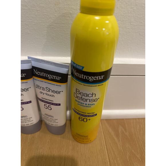 Banana Boat Sunscreen Spray + Neutrogena Beach Defense+ 2 Ultra Sheer Sunscreen - Picture 2 of 3